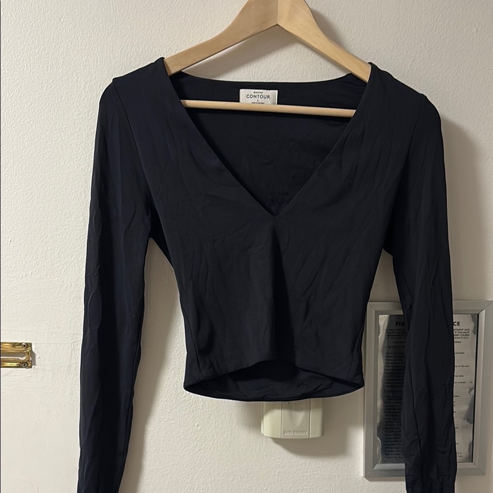 Babaton Women's Black V-Neck Top
